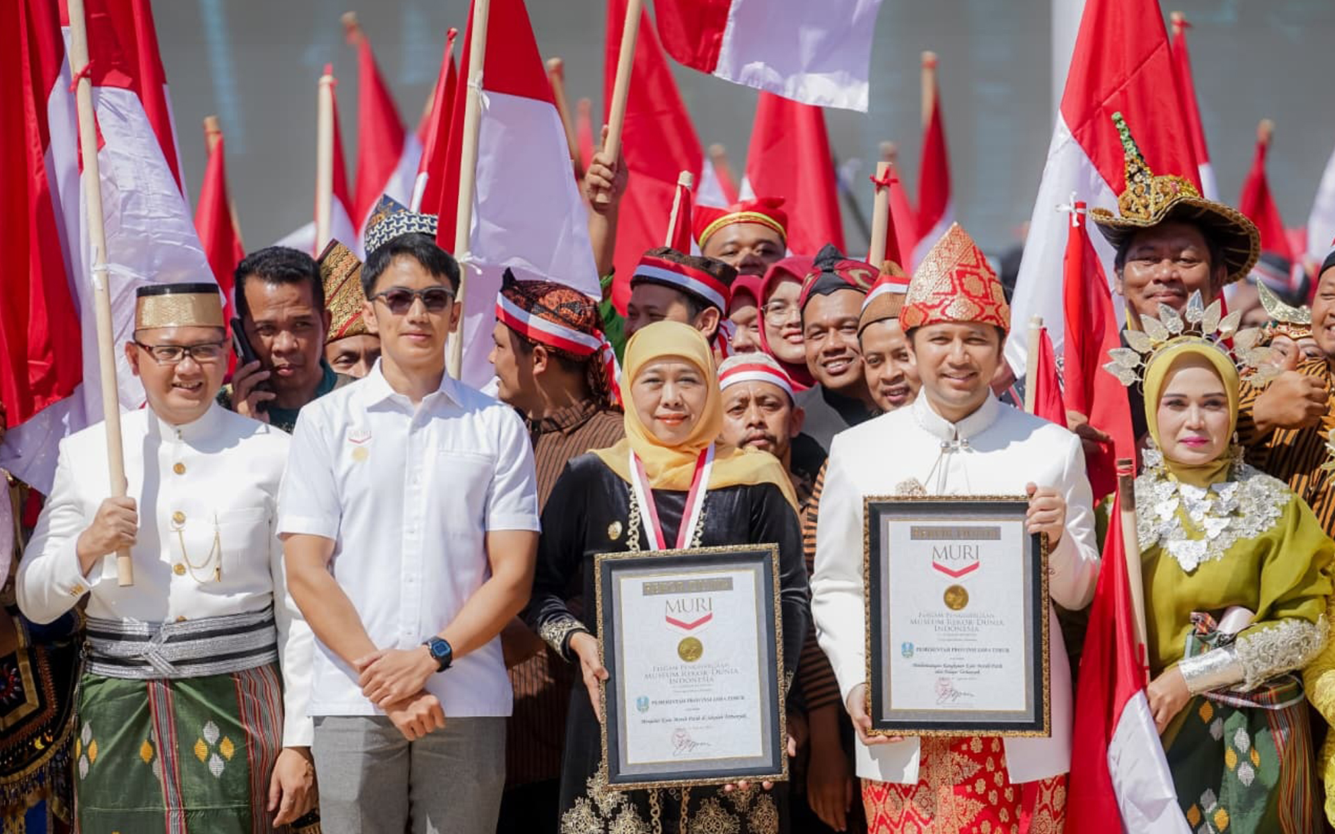 3-pengibaran.jpg